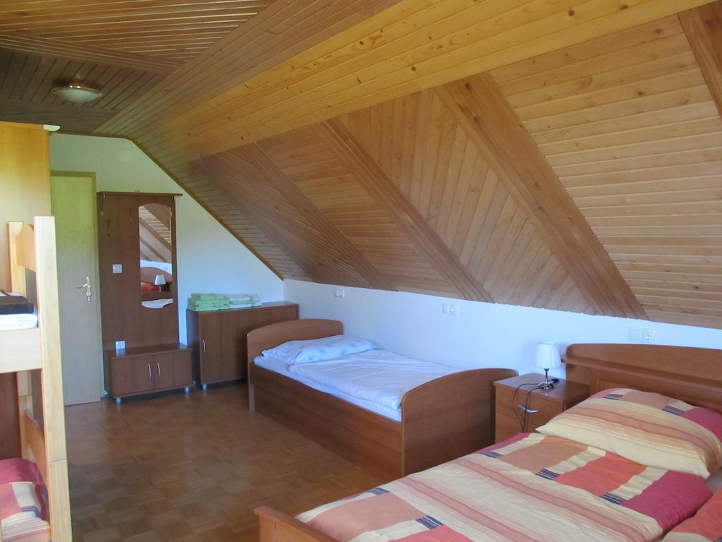 Willa Tourist Farm Ljubica Poljane nad Škofjo Loko Pokój zdjęcie