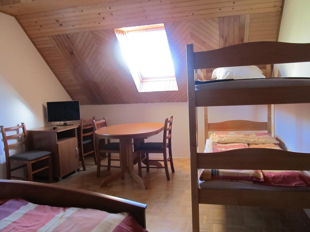 Willa Tourist Farm Ljubica Poljane nad Škofjo Loko Pokój zdjęcie